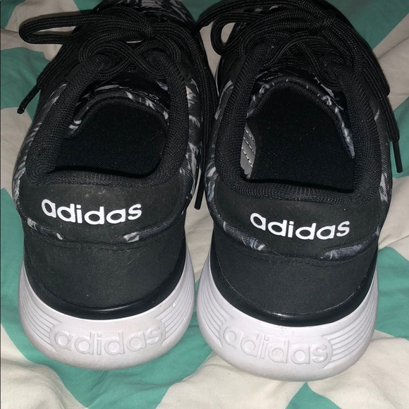 Adidas - Picture 4 of 5